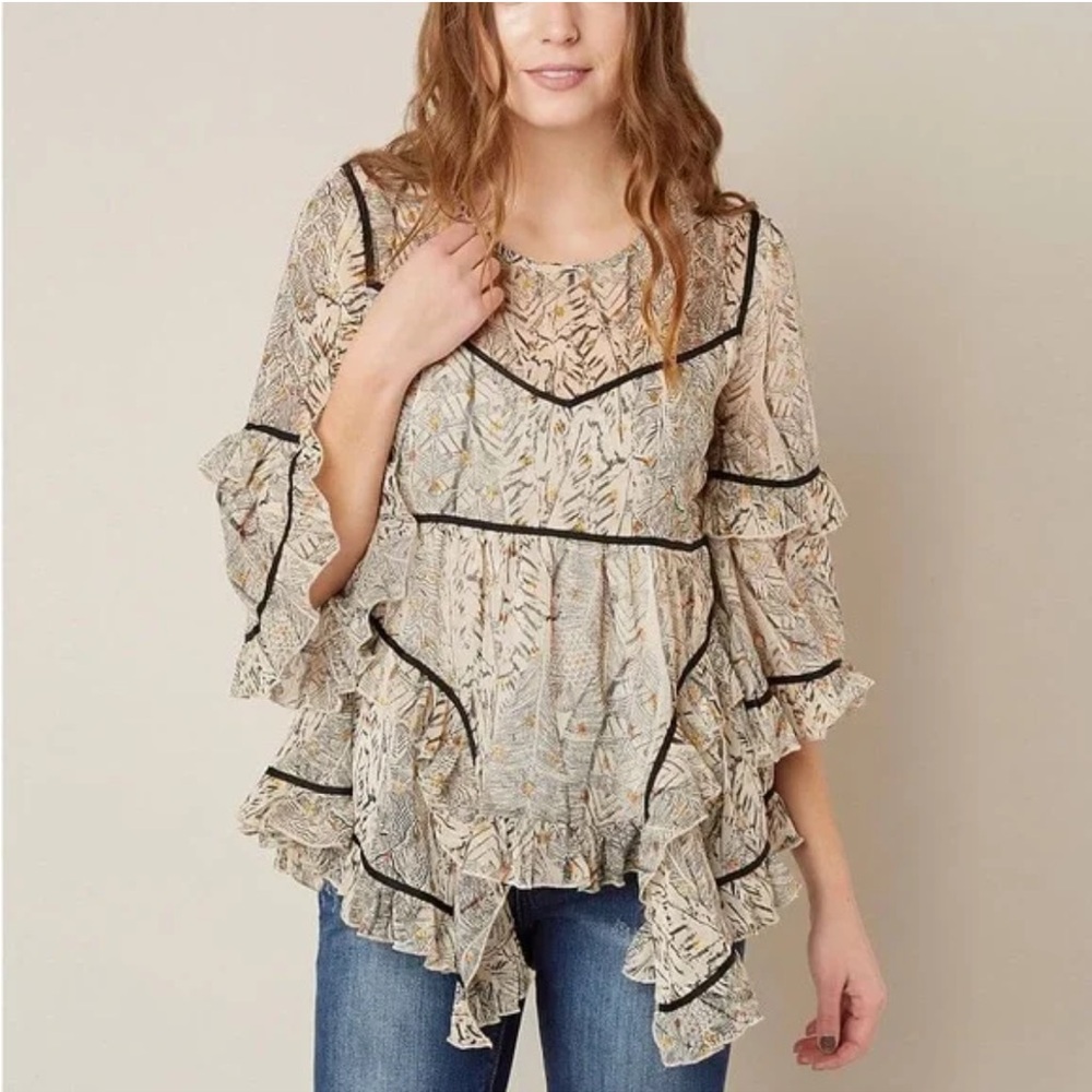 Miss Me Cream and Black Flowy Patterned Blouse. Size Small.